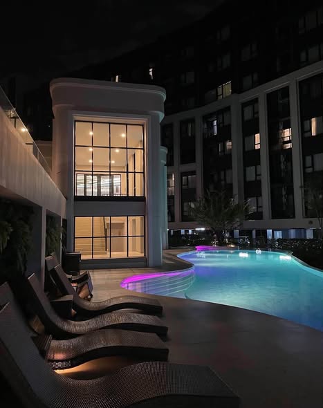 pool of Aspire Sukhumvit-On Nut