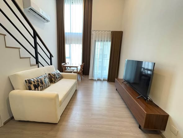 bedroom and living room of Aspire Sukhumvit-Rama 4