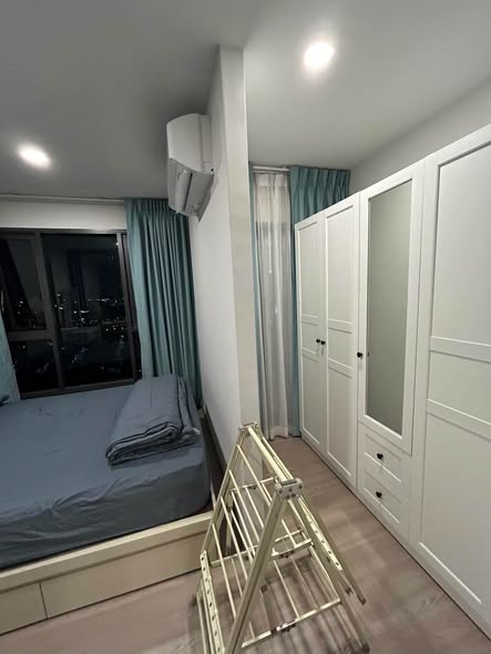 bedroom and room interior of Aspire Sukhumvit-Rama 4