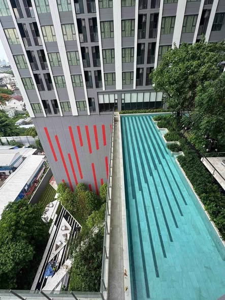 pool of Aspire Sukhumvit-Rama 4