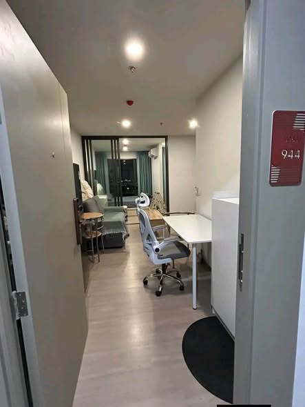 room interior of Aspire Sukhumvit-Rama 4