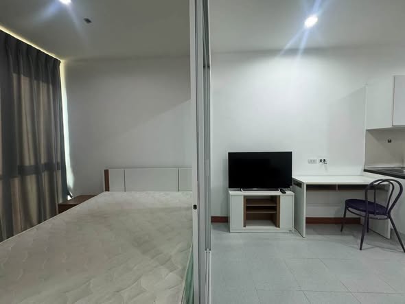 bedroom of Astro