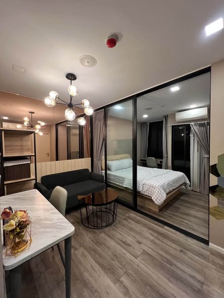 bedroom of Atmoz รัชดา-ห้วยขวาง คอนโด