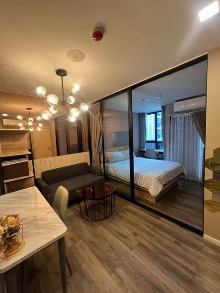 bedroom of Atmoz รัชดา-ห้วยขวาง คอนโด