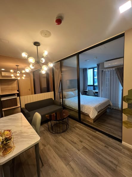 bedroom of Atmoz รัชดา-ห้วยขวาง คอนโด