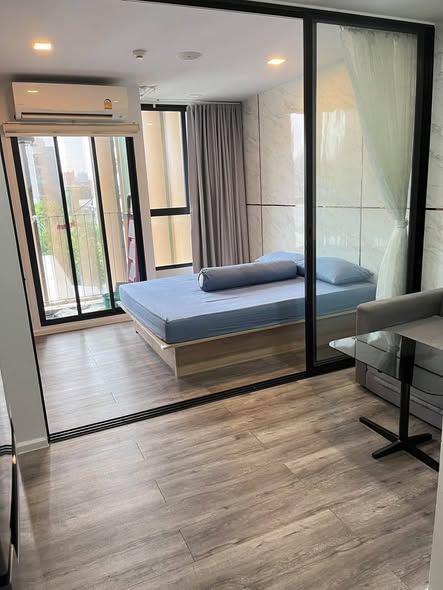 bedroom and room interior of Atmoz รัชดา-ห้วยขวาง คอนโด