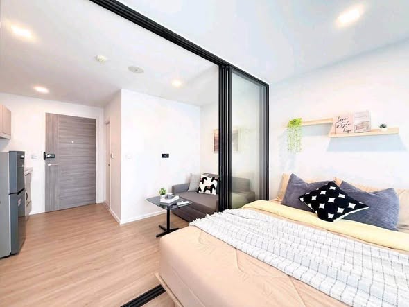 bedroom and room interior of Atmoz รัชดา-ห้วยขวาง คอนโด
