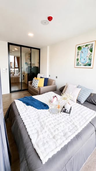 bedroom and living room of Atmoz Portrait Srisaman