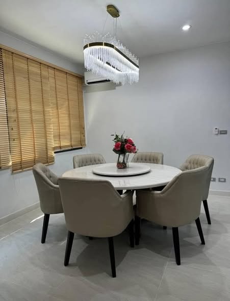 room interior of Baan Klang Muang Classe Sukhumvit 77