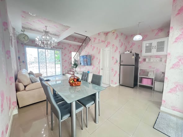 Baan Klang Muang Sukhumvit 113