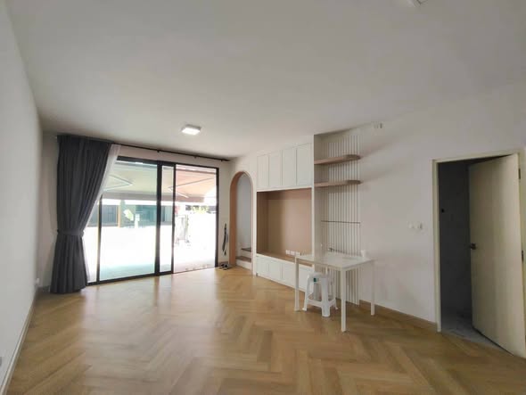 room interior of Baan Klang Muang Sukhumvit – Onnut