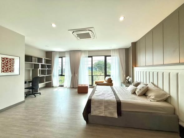 bedroom of Baan Klang Muang The Edition Bangna-Wongwaen