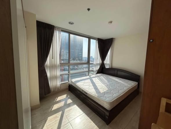 bedroom of Baan Pathumwan