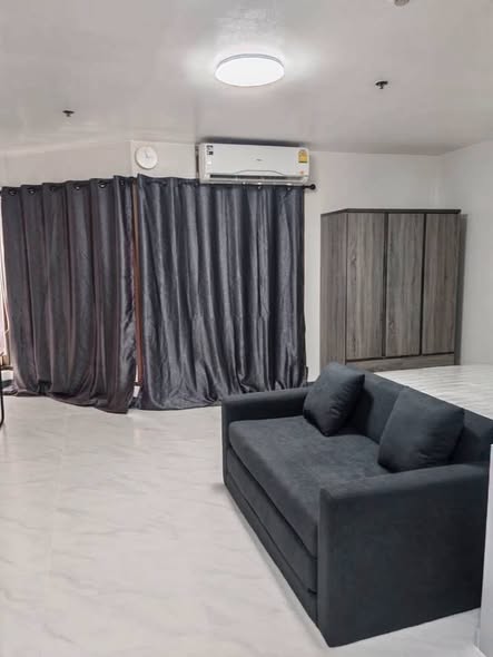 living room and bedroom of Baan Phaholyothin Place