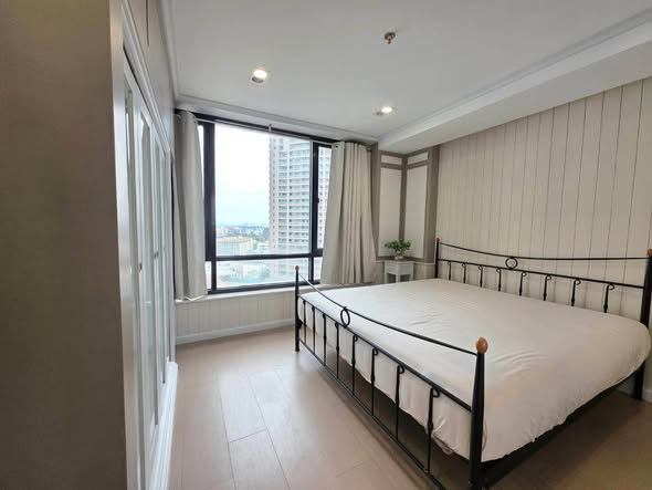 bedroom of Baan Piyasathon