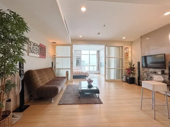 living room of Baan Sathorn Chao Phraya