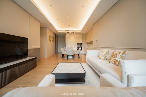 living room of Baan Sindhorn (บ้านสินธร)