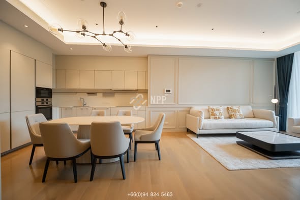 living room and kitchen of Baan Sindhorn (บ้านสินธร)