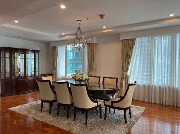 living room of Baan Siri Twenty Four