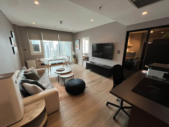 living room of Baan Siri Twenty Four