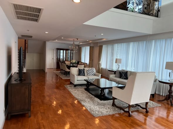 living room and room interior of Baan Siri Twenty Four
