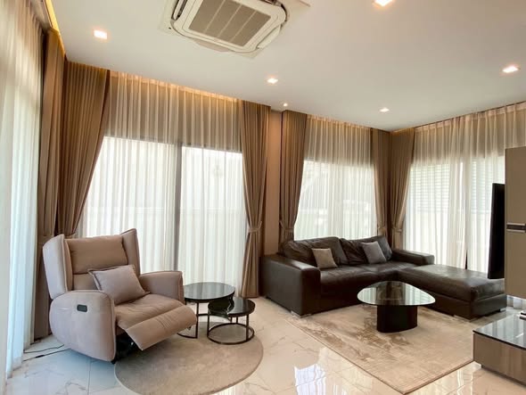 bedroom and living room of บางกอก บูเลอวาร์ด ศรีนครินทร์ บางนา Bangkok Boulevard Srinakarin-Bangna