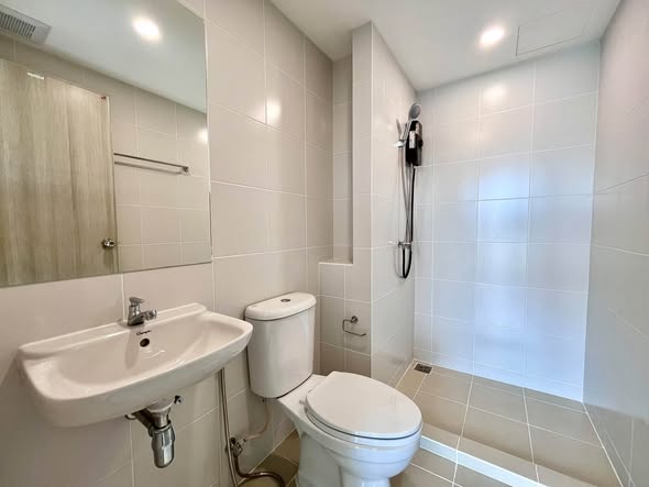 bathroom of เสนาคิทท์ สำโรง อินเตอร์เชนจ์ (สำนักงานขาย)