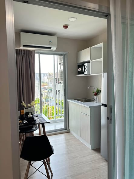 room interior of BE Condo