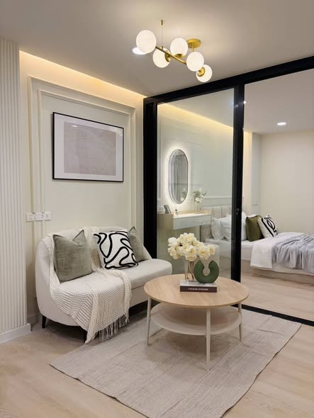 bedroom and living room of บ้านพระยาภิรมย์ อาคาร บี