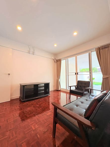 bedroom and living room of บ้านเช่าราคาถูก