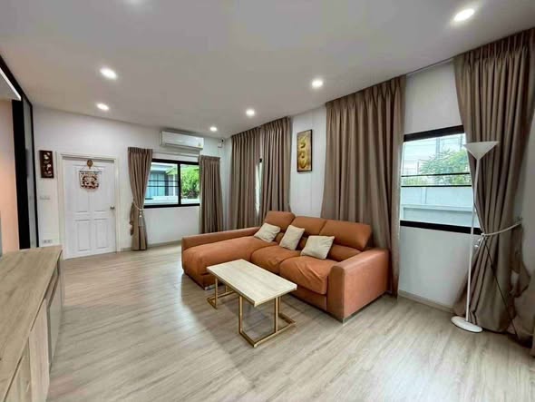 bedroom and living room of โครงการเทียรา วงแหวนฯ-เทพารักษ์