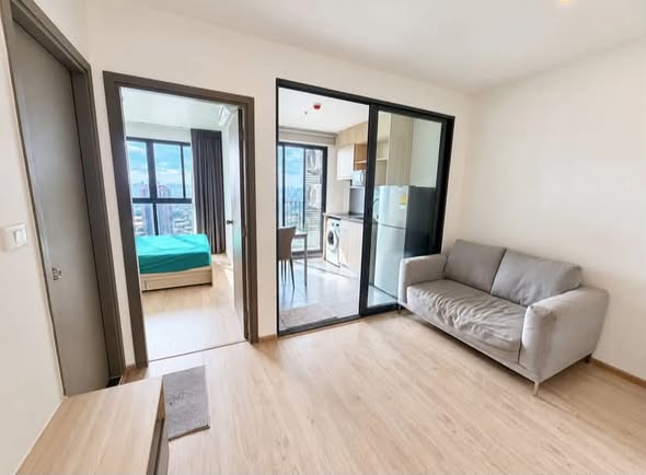 bedroom and room interior of ซอย ไอดีโอ โอทู