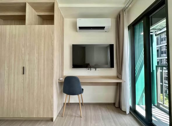bedroom and room interior of เดอะมูฟ ประดิพัทธ์