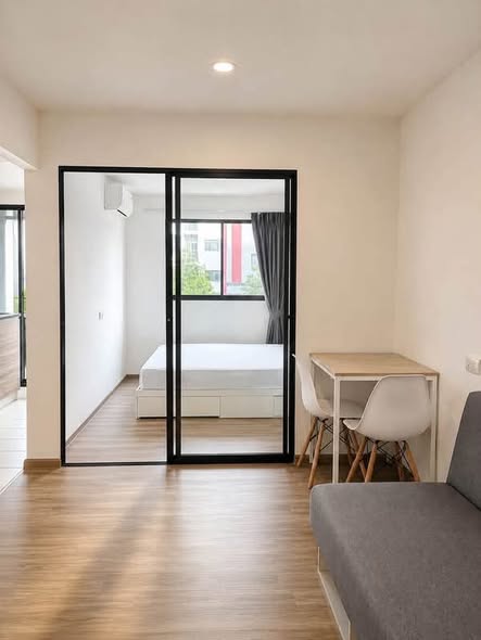 bedroom and room interior of เสนาคิทท์ สำโรง อินเตอร์เชนจ์ (สำนักงานขาย)