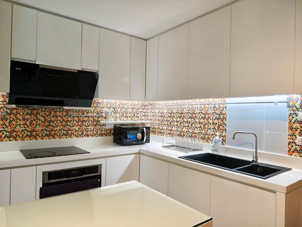 bathroom and kitchen of Belle Grand Rama 9