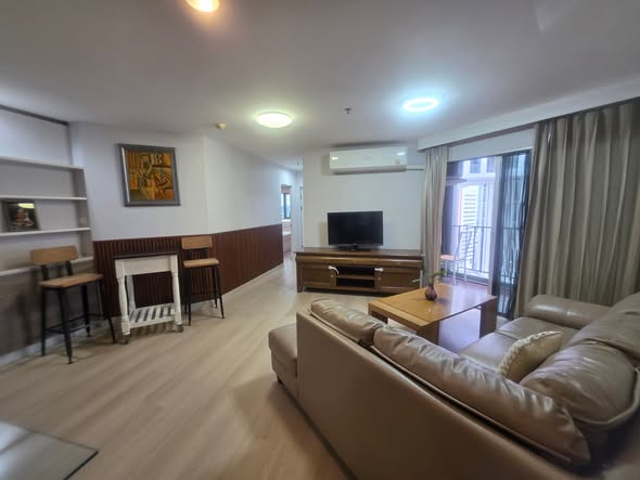 living room and bedroom of Belle Grand Rama 9