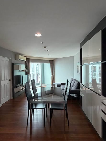 room interior of Belle Grand Rama 9