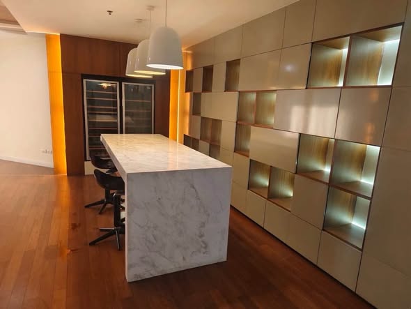 room interior and kitchen of Belle Grand Rama 9