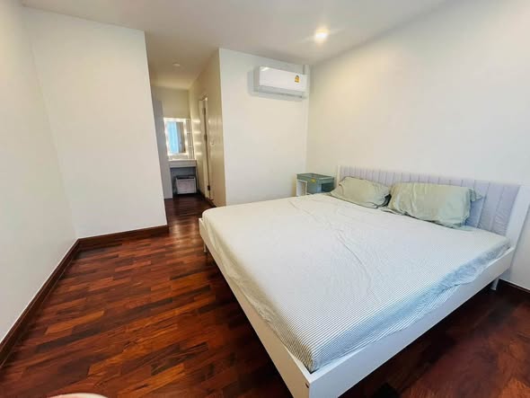 bedroom of Belle Park Residence