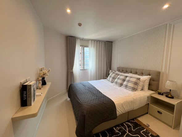 bedroom of Belle Park Residence
