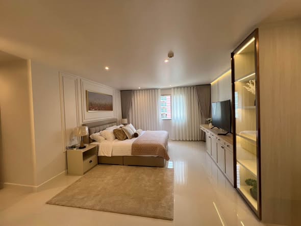 bedroom of Belle Park Residence