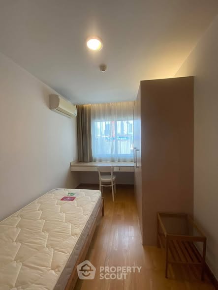 bedroom of Blocs 77