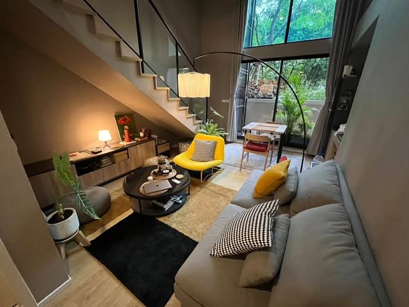 bedroom and living room of Blossom Condo Sathon-Charoen Rat
