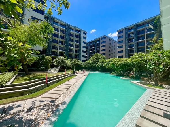 Blossom Condo Sathon-Charoen Rat