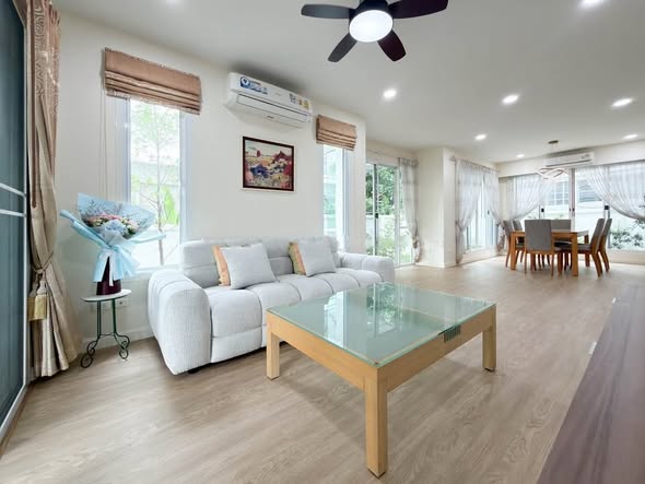 living room of Blue Lagoon 1 [บลู ลากูน 1]