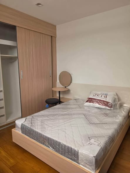 bedroom of Bright Wongwian Yai