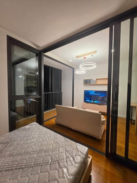 bedroom and room interior of Bright Wongwian Yai