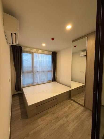 bedroom and room interior of BRIXTON Pet&Play Sukhumvit107