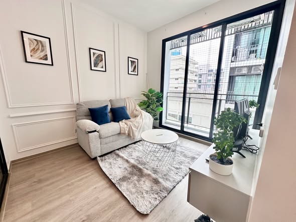 living room of Brixton Sukhumvit 107 : บรอมตัน เพ็ท เฟรนด์ลี่ สุขุมวิท 107