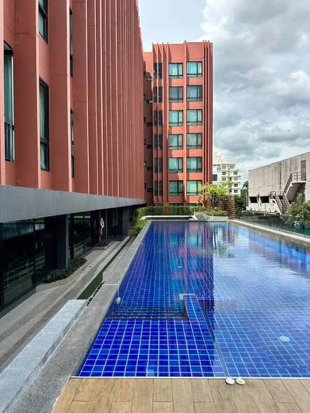 pool of Brown Condo Phahol 67